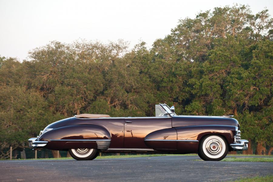  Cadillac Series 62 Convertible Coupe 1947 года  (фото 23 из 32)